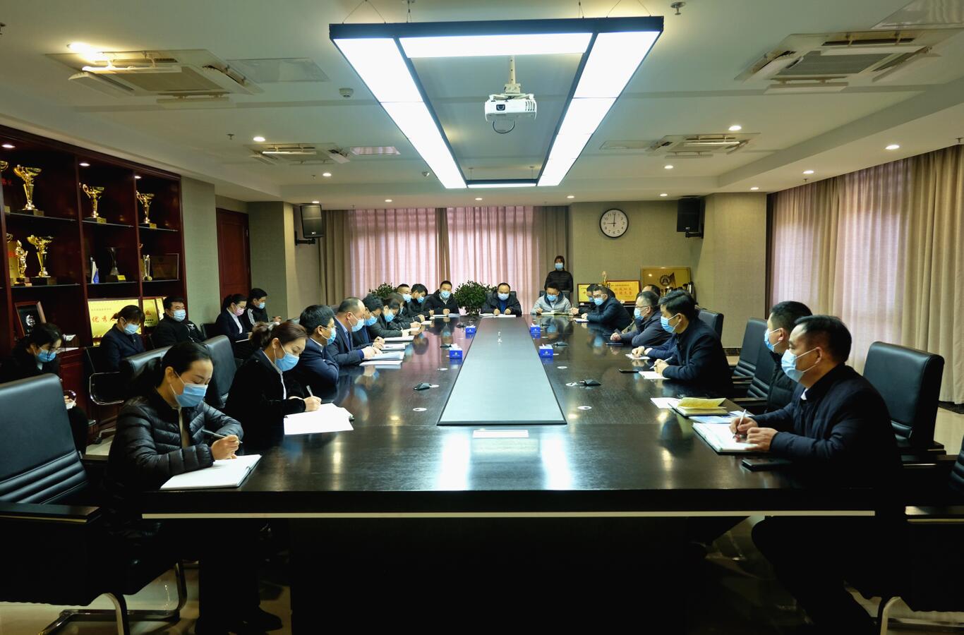 繼續(xù)打好2021年疫情防控攻堅(jiān)戰(zhàn)，集團(tuán)公司組織召開疫情防控專題會(huì)議