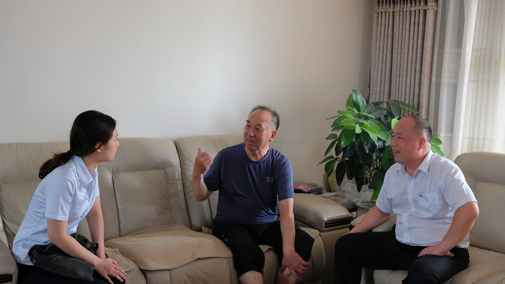 集團(tuán)公司走訪慰問部隊(duì)轉(zhuǎn)業(yè)老干部！