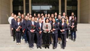卓然而立 自成光芒——集團(tuán)公司舉辦婦女節(jié)主題講座！